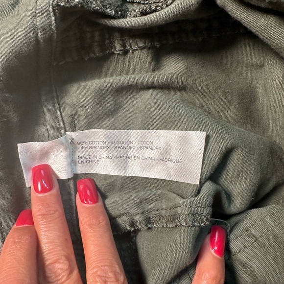 UNIONBAY Women's Olive Cargo Shorts - Picture 8 of 9